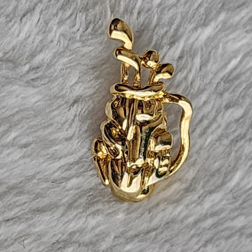 Golf Bag Pin Gold Tone Sporty Caddy Lapel Pin Accessory Golder Gift Idea Dad - Picture 2 of 7